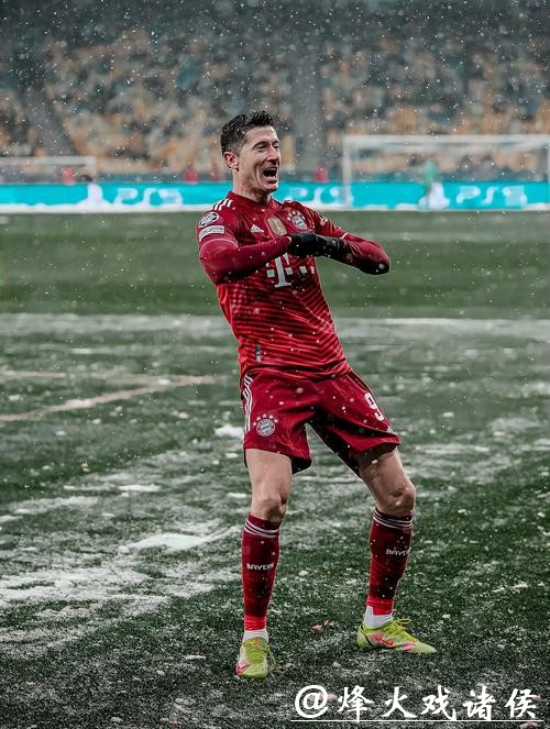 聚勒：莱万状态太好了 本赛季进球能够超30个