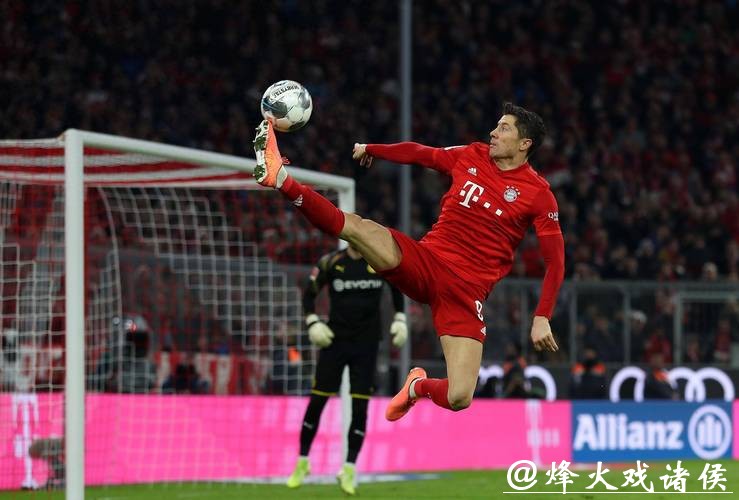 聚勒:莱万状态太好了 本赛季进球能够超30个 聚勒:莱万状态太好了 本赛季进球能够超30个