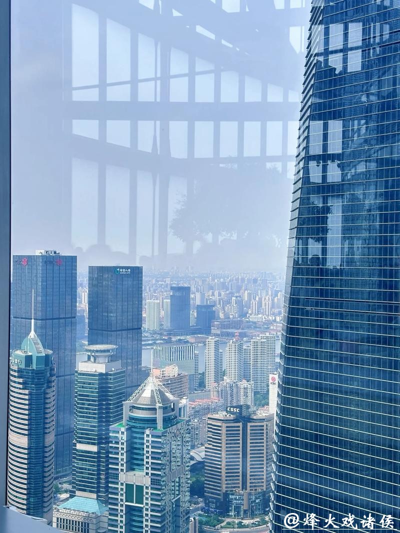 视频｜官方下场！要不要来陆家嘴“三件套”免费出片？